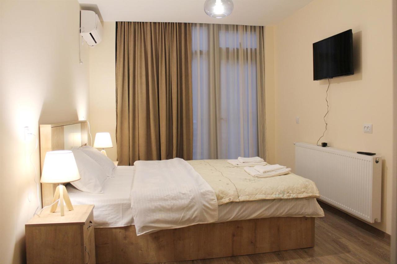 Nitsa Guest House Gori Eksteriør billede